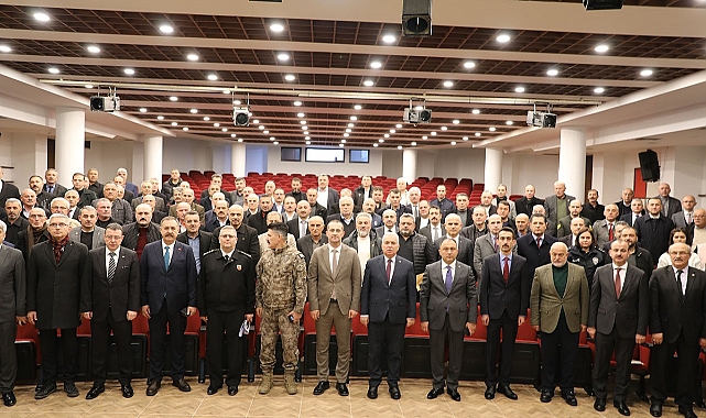 VALİ YILDIRIM AKÇAABAT'TA MUHTARLARA DİNLEDİ