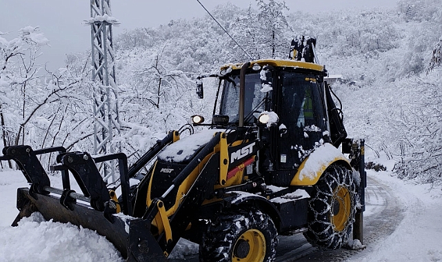 ARSİN BELEDİYESİ'NDEN KAR MESAİSİ