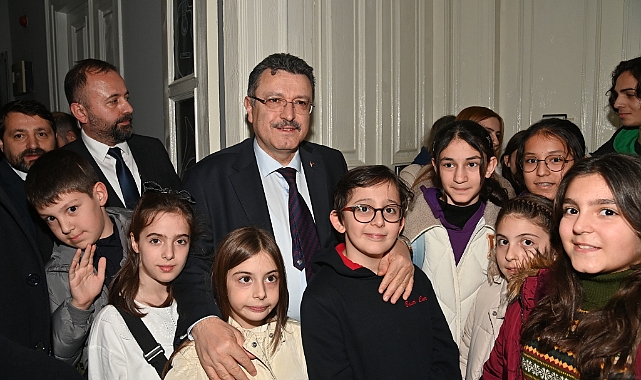 BAŞKAN GENÇ: "SANATLA BÜYÜYEN NESİLLER YETİŞTİRİYORUZ"