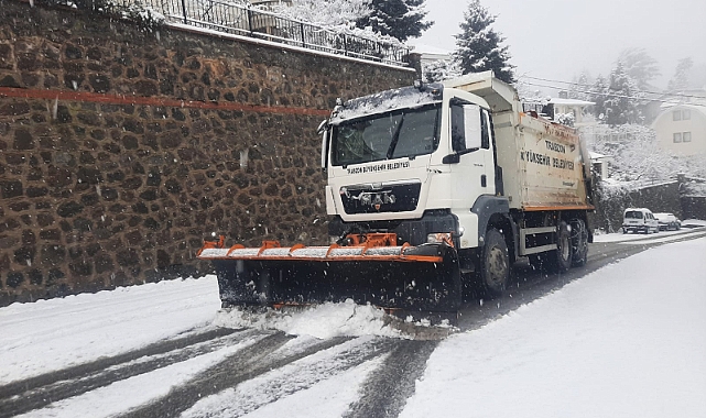 BÜYÜKŞEHİR'DEN KAR MESAİSİ: 120 PERSONEL, 103 İŞ MAKİNESİ...