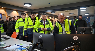 BÜYÜKŞEHİR'DEN KAR SEFEBERLİĞİ... MAHALLE YOLLARI İÇİN DÜĞMEYE BASILDI