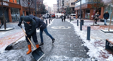 GENÇ: 740 PERSONEL, 142 İŞ MAKİNESİ VE 102 ARAÇ İLE SAHADAYIZ