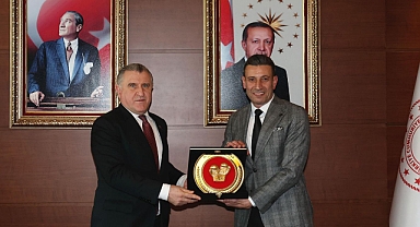 HEKİMOĞLU'NDAN URALOĞLU VE BAK'A ZİYARET 