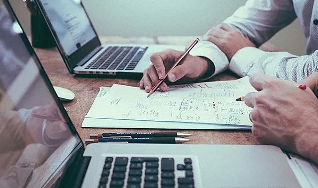 HERKES MESLEĞİNİ BU İŞ İÇİN BIRAKIYOR