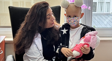 KANSERLE SAVAŞAN MİNİK ÜMMÜ GÜLSÜM'ÜN HAYALİ DOKTOR OLMAK