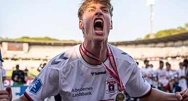 KRİTENSEN CEP YAKTI!