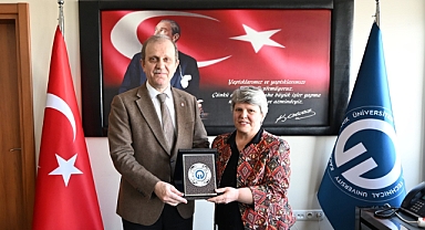 KTÜ'DE DEVİR TESLİM TÖRENİ