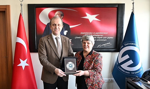 KTÜ'DE DEVİR TESLİM TÖRENİ