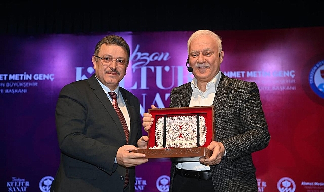 NİHAT HATİPOĞLU TRABZON’DA VATANDAŞLARLA BULUŞTU