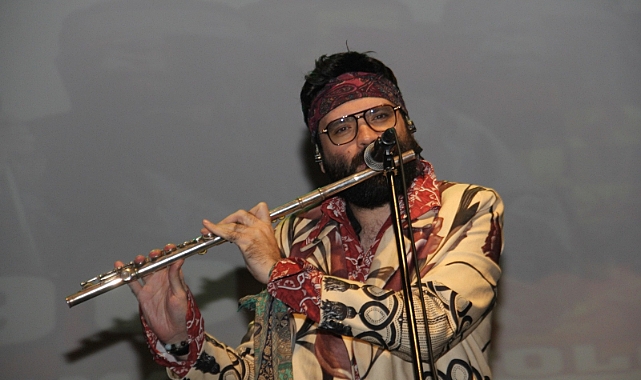 RETROBÜSLE GEÇMİŞE UZANAN YOLCULUK