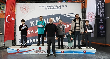 SATRANÇ TURNUVASI’NDA DERECEYE GİRENLER ÖDÜLLENİ ALDI