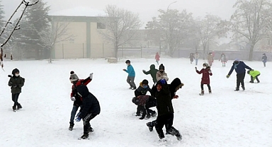 TRABZON'UN O İLÇELERİNDE OKULLAR TATİL... EĞİTİME KAR ENGELİ