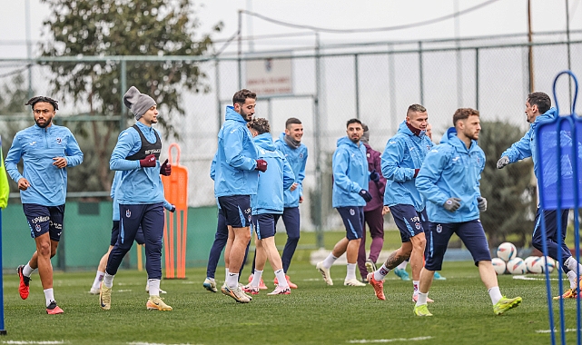 TRABZONSPOR TAKTİK ÇALIŞTI... ŞENOL HOCADAN GENÇLERE TEBRİK