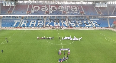 TRİBÜNLER BOŞ KALDI!