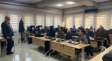 TRÜ'DE ÖĞRENCİLERE YAPAY ZEKA EĞİTİMİ VERİLİYOR