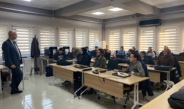 TRÜ'DE ÖĞRENCİLERE YAPAY ZEKA EĞİTİMİ VERİLİYOR