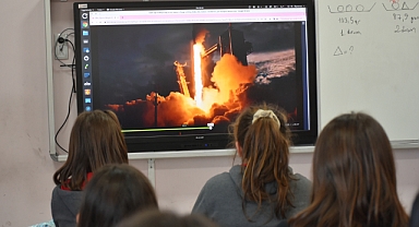 'UFKUN ÖTESİNDE' BELGESELİ ÖĞRENCİLERLE BULUŞTU