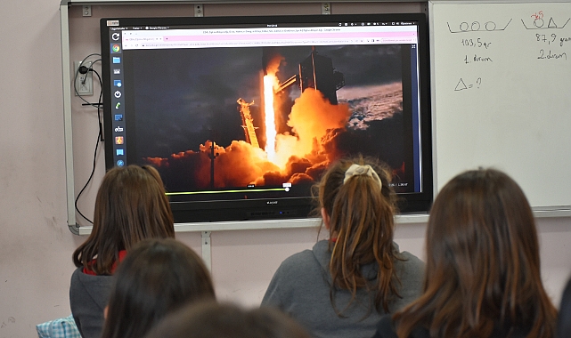 'UFKUN ÖTESİNDE' BELGESELİ ÖĞRENCİLERLE BULUŞTU