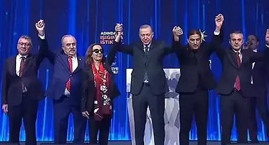 ÜNAL KARAMAN'A ROZETİNİ ERDOĞAN TAKTI 