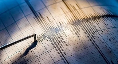 YUNANİSTAN'DA DEPREM PANİĞİ!