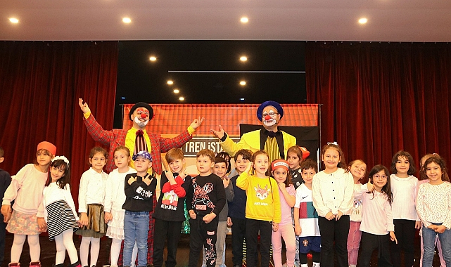 AKÇAABAT'TA ÇOCUKLARA TİYATRO ŞÖLENİ