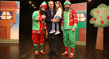 AKÇAABAT'TA HACİVAT-KARAGÖZ GÖSTERİSİNE BÜYÜK İLGİ