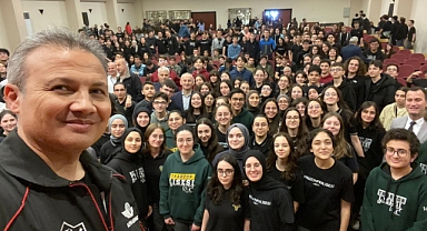 ALPER GEZERAVCI'DAN TRABZON LİSESİ'NDE İLHAM VERİCİ SÖYLEŞİ