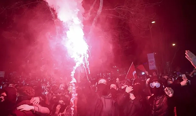 BAKANLARDAN CUMHURBAŞKANI ERDOĞAN VE AİLESİNE YÖNELİK KÜFÜRLERE TEPKİ