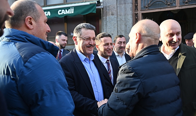 BAŞKAN GENÇ, BAYRAMA TULAŞ PESONELİYLE BAYRAMLAŞARAK BAŞLADI