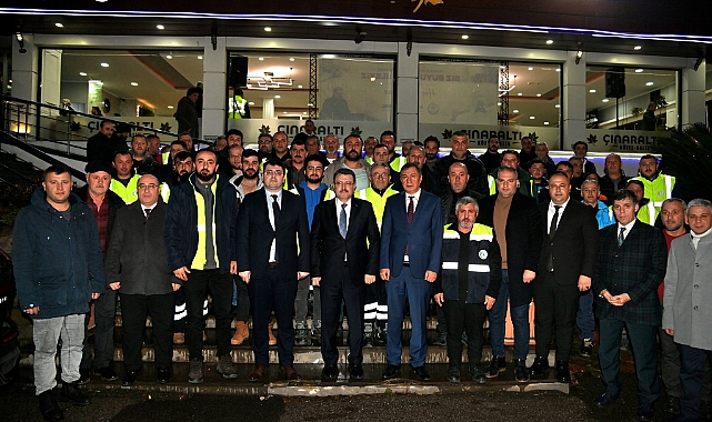 BAŞKAN GENÇ KAR TİMİYLE İFTARINI AÇTI