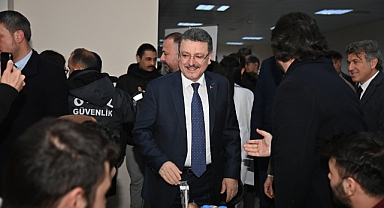 BAŞKAN GENÇ KTÜ'DE ÖĞRENCİLERLE İFTAR AÇTI