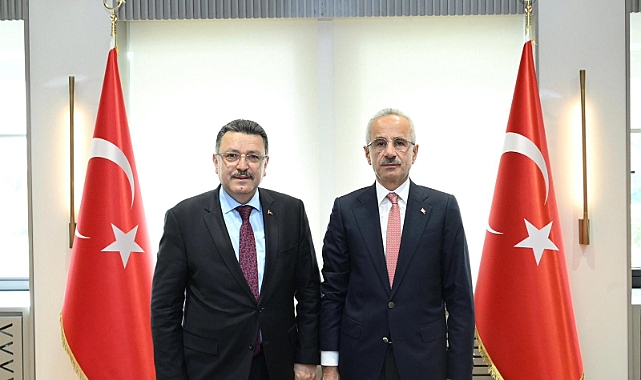 BAŞKAN GENÇ TRABZON HALKINI BAYRAMLAŞMAYA DEVAEY