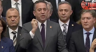 CHP'Lİ VEKİLLERDEN SERT TEPKİ... KÜRSÜYÜ İŞGAL ETTİLER!