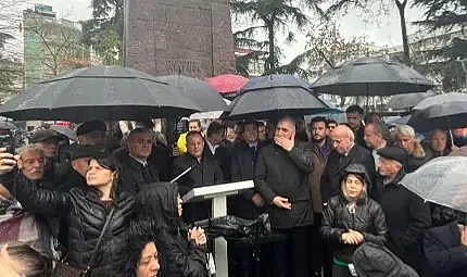 CHP TRABZON'DAN İMAMOĞLU'NA DESTEK: SONUA KADAR DİRENİŞ GÖSTERECEĞİZ