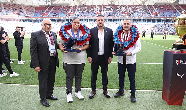 DÜNYA ŞAMPİYONU HAVVANUR'A PAPARA'DA PLAKET