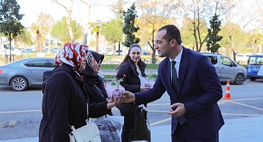 EKİM'DEN KADINLAR GÜNÜ MESAJI: KADINLARIMIZ İÇİN ÇALIŞMAYA DEVAM EDİYORUZ