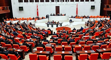 EMEKLİ BAYRAM İKRAMİYESİ MECLİS'TE KABUL EDİLEREK YASALAŞTI