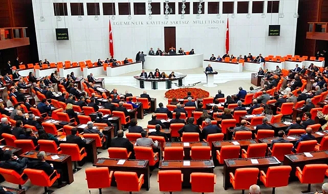 EMEKLİ BAYRAM İKRAMİYESİ MECLİS'TE KABUL EDİLEREK YASALAŞTI