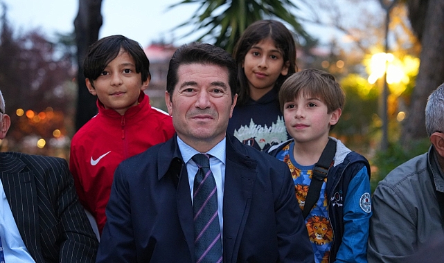 KAYA, İFTARINI GÜLBAHARHATUN MAHALLESİ SAKİNLERİYLE BİRLİKTE YAPTI