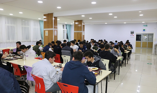 OF'TA ÖĞRENCİLER İÇİN İFTAR PROGRAMI DÜZENLENDİ