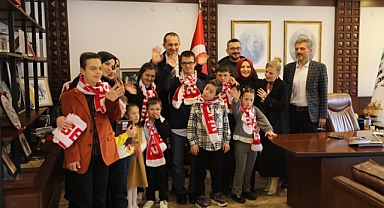 ÖZEL ÇOCUKLARDAN BAŞKAN EKİM’E ZİYARET