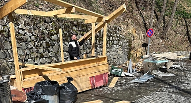 SÜMELA ÇEVRESİNDEKİ SEYYAR TEZGAHLAR KALDIRILDI