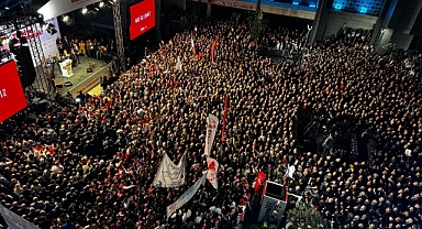 TRABZON'DA İMAMOĞLU COŞKUSU... MİTİNG ALANI DOLUP TAŞTI 