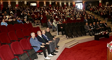 TRABZON'DA İSTİKLAL MARŞI VE MEHMET AKİF KONULU PANEL DÜZENLENDİ