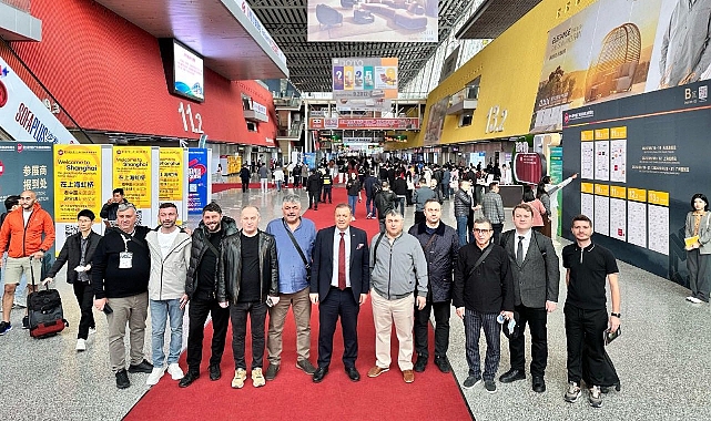 TRABZONLU İŞ İNSANLARI ÇİN'DEKİ FUARA KATILDI