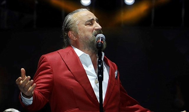 ÜNLÜ ŞARKICI VOLKAN KONAK YASA BOĞDU