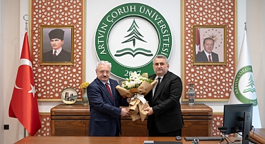 AÇÜ REKTÖRÜ AYDIN: KATILIMCI ANLAYIŞLA HİZMET ETMEYE DEVAM EDECEĞİZ