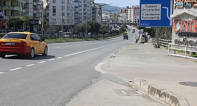 AKÇAABAT'TA KALDIRIMLAR YENİLENİYOR