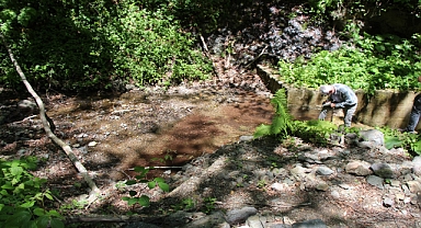 ARAKLI'NIN PERVANE MAHALLESİ'NDE İÇME SUYU KRİZİ... TİSKİ GÖREVE!