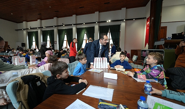 BAŞKAN EKİM ÇOCUKLARLA KÜTÜPHANEDE BULUŞTU